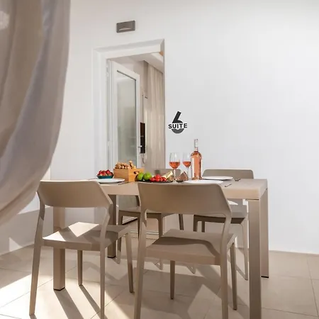 Naxos Downtown & Apartamento