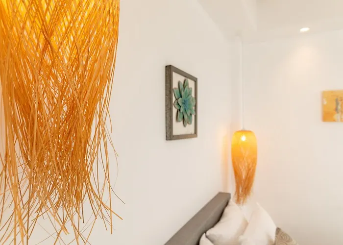 Апартаменты Naxos Downtown & *