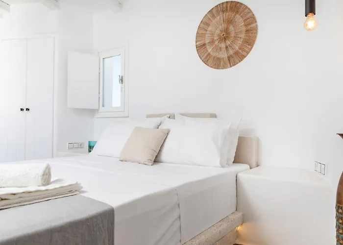 Naxos Downtown & Апартаменты *