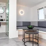 Apartament Naxos Downtown & *
